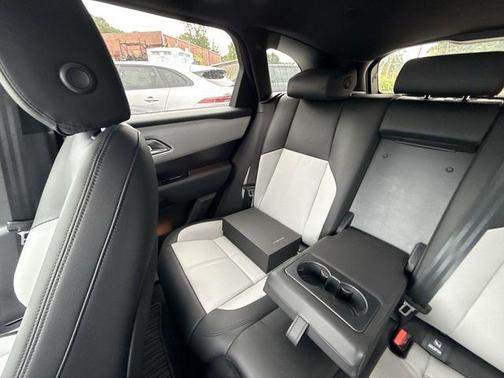 2026 Land Rover Range Rover Velar Dynamic SE