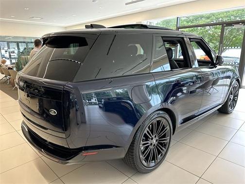2023 Land Rover Range Rover P530 SE