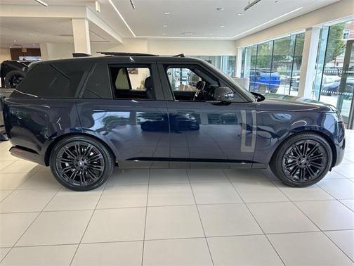 2023 Land Rover Range Rover P530 SE