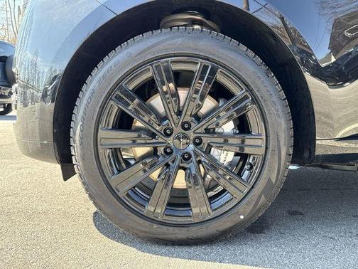 2026 Land Rover Range Rover P550e SE