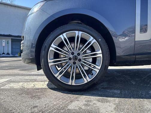 2026 Land Rover Range Rover P530 SE