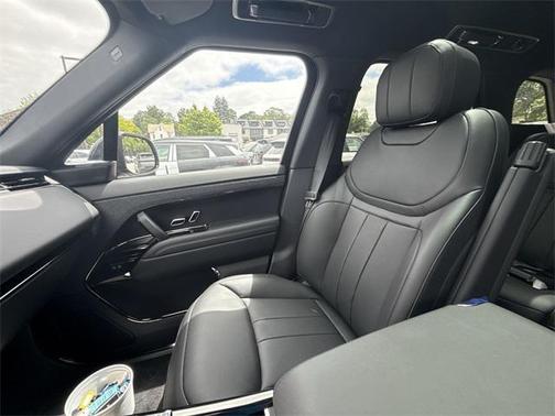 2025 Land Rover Range Rover Sport SE