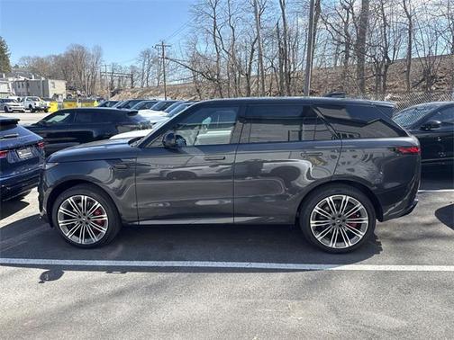 2025 Land Rover Range Rover Sport SE