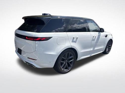 2025 Land Rover Range Rover Sport SE
