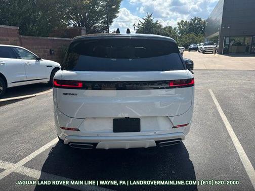 2025 Land Rover Range Rover Sport SE