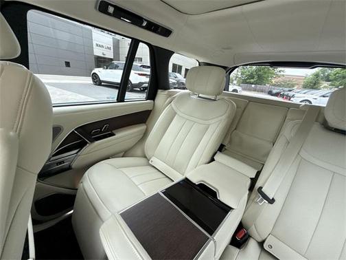 2025 Land Rover Range Rover P530 Autobiography