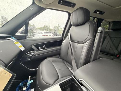 2025 Land Rover Range Rover P400 SE