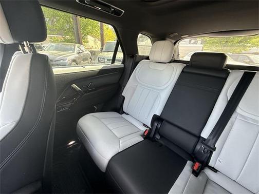 2025 Land Rover Range Rover Sport SE