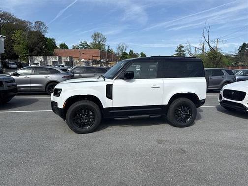 2025 Land Rover Defender 90 P400 X-Dynamic SE