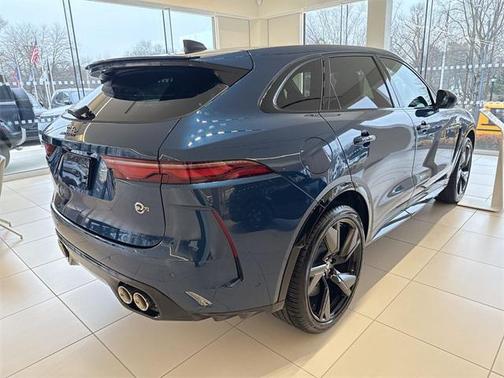 2025 Jaguar F-PACE SVR P550 AWD Automatic
