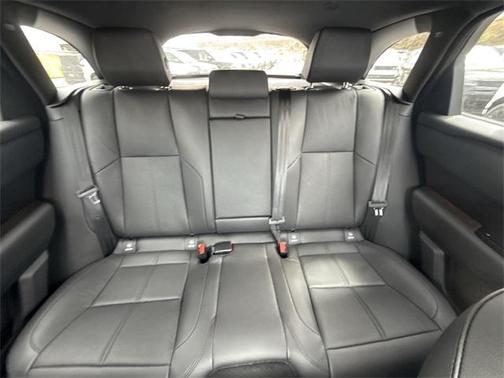 2026 Land Rover Range Rover Velar P250 SE R-Dynamic