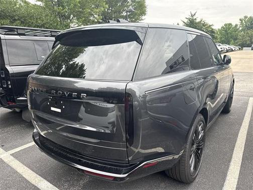2025 Land Rover Range Rover P530 SE