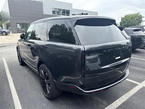 2025 Land Rover Range Rover P530 SE