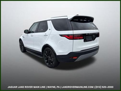 Fuji White 2026 Land Rover Discovery S