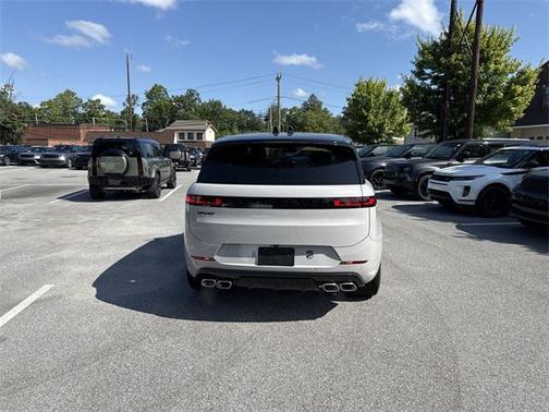 2025 Land Rover Range Rover Sport SE
