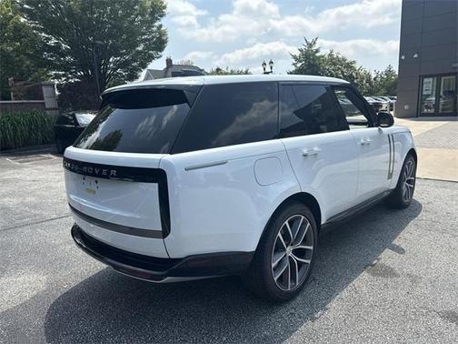 2025 Land Rover Range Rover P550e SE