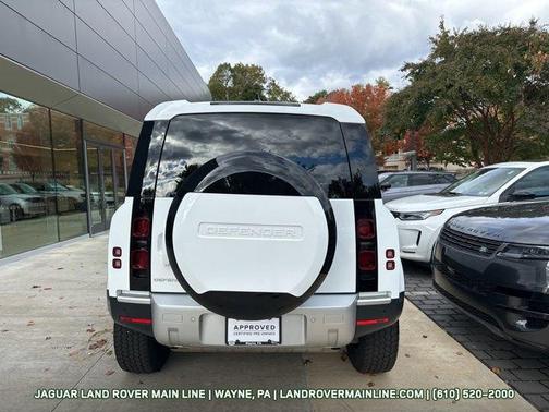 2025 Land Rover Defender 110 P300