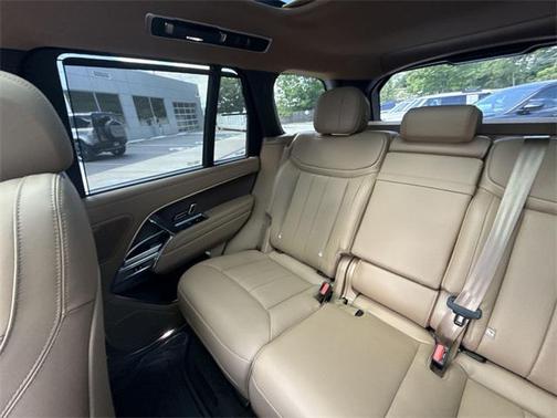 2025 Land Rover Range Rover P530 SE