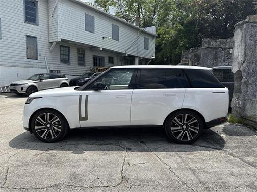 2023 Land Rover Range Rover P530 SE