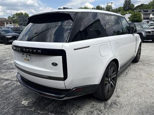 2023 Land Rover Range Rover P530 SE
