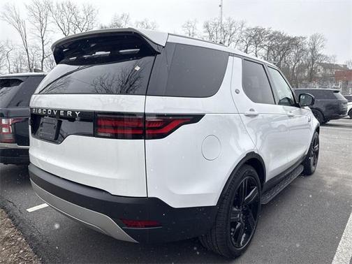 2025 Land Rover Discovery P300 S