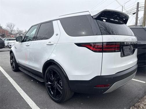 2025 Land Rover Discovery P300 S