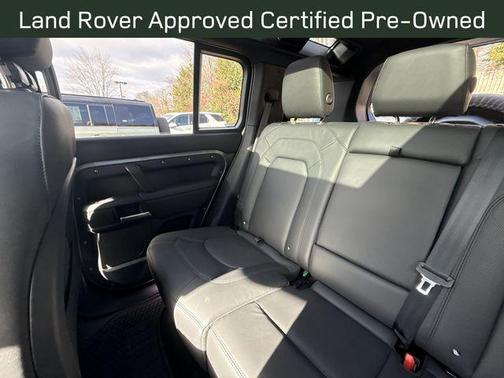 2025 Land Rover Defender P400 X-Dynamic SE