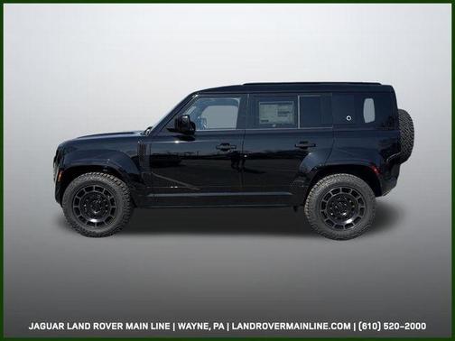 Narvik Black 2026 Land Rover Defender V8