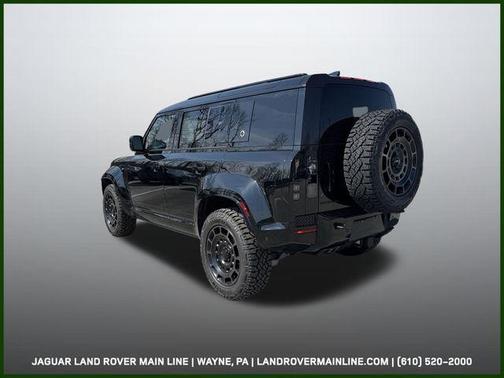Narvik Black 2026 Land Rover Defender V8