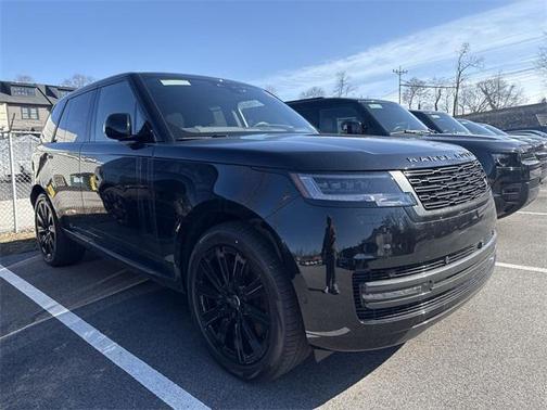 2025 Land Rover Range Rover P550e SE