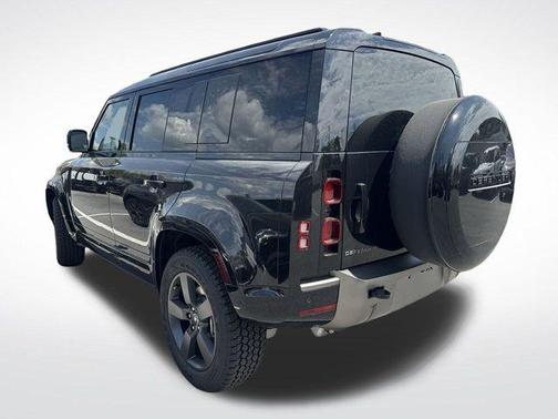 2025 Land Rover Defender 110 P400 X-Dynamic SE