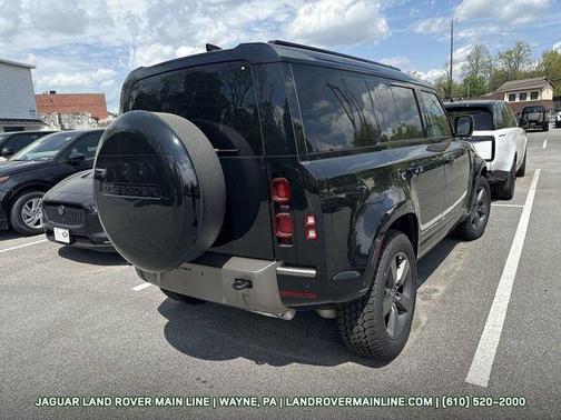 2025 Land Rover Defender 110 P400 X-Dynamic SE