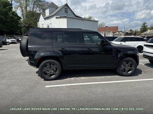 2025 Land Rover Defender 110 P400 X-Dynamic SE