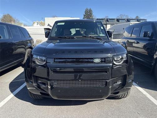 2025 Land Rover Defender V8