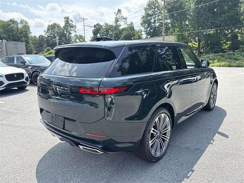 2025 Land Rover Range Rover Sport SE