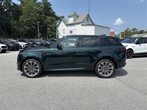 2025 Land Rover Range Rover Sport SE
