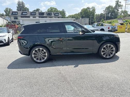 2025 Land Rover Range Rover Sport SE