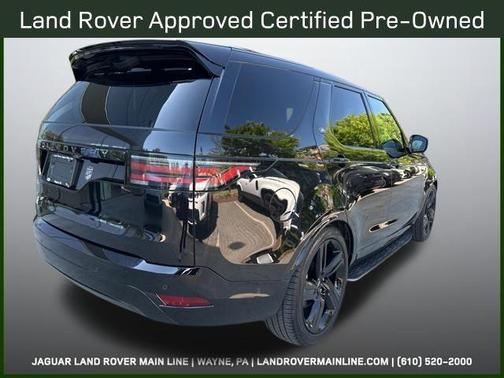 Santorini Black 2024 Land Rover Discovery P300 Dynamic SE
