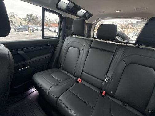 2025 Land Rover Defender P500 X-Dynamic SE