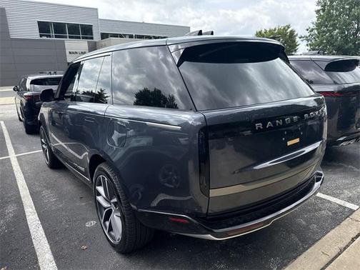 2025 Land Rover Range Rover P550e SE