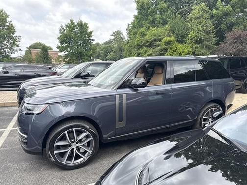 2025 Land Rover Range Rover P550e SE