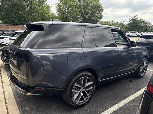 2025 Land Rover Range Rover P550e SE