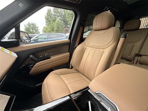2025 Land Rover Range Rover Sport SE