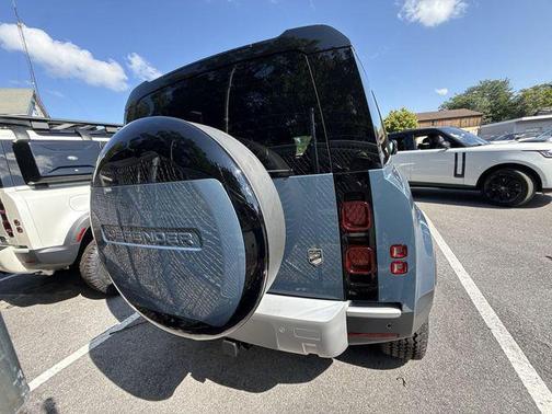 2025 Land Rover Defender 110 P400 S