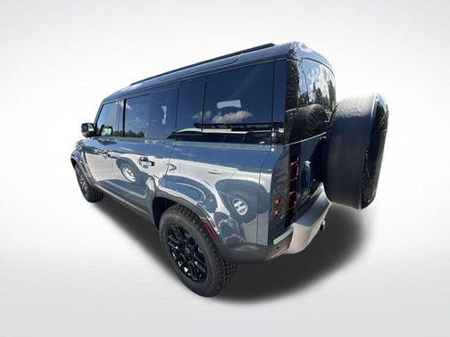 2025 Land Rover Defender 110 P400 S