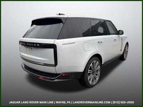 2026 Land Rover Range Rover P530 SE