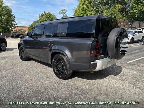 2023 Land Rover Defender 130 SE