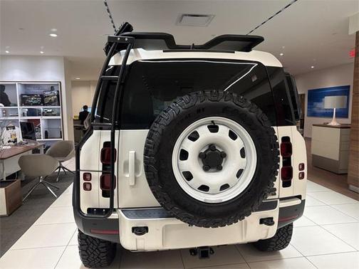 2024 Land Rover Defender 110 P300