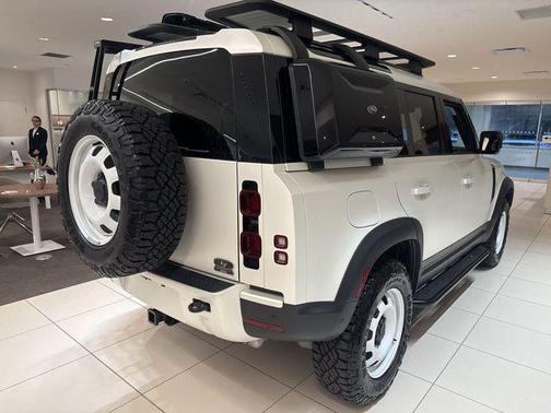 2024 Land Rover Defender 110 P300