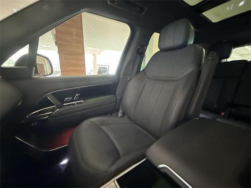 2023 Land Rover Range Rover P530 SE